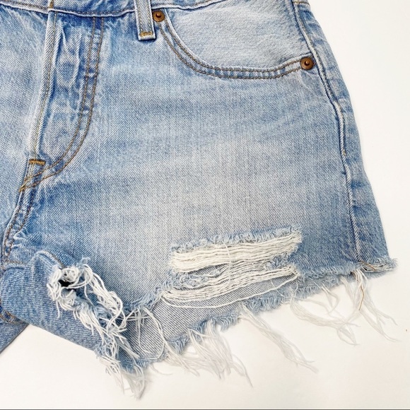 LEVI’S 501 Distressed Patched Cut off jean Denim shorts Size 25 - Picture 3 of 10